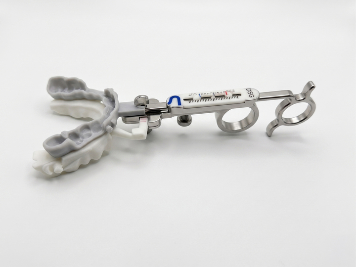Exploración mandibular con DSG y férulas conectadas